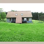 Сasa de vacaciones Cosy In The Hochsauerland With Terrace At The Edge Of The Forest *